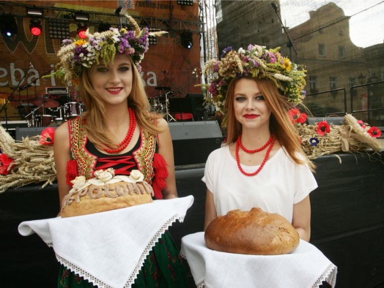 Symbolism of bread in Poland